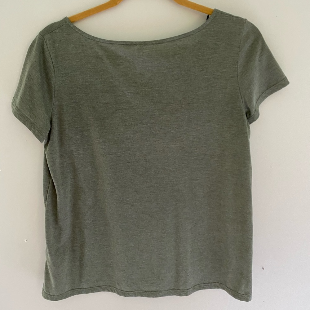green top - Picture 2 of 3